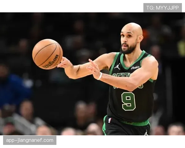 德里克·怀特利用挡拆突破拉开空间提升关键得分效率