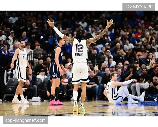 杰·伦·杰克逊二世护筐威慑转挡拆外扩助莫兰特得分