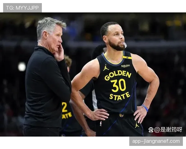 格林挡拆为库里制造空位，季后赛组织优于常规赛
