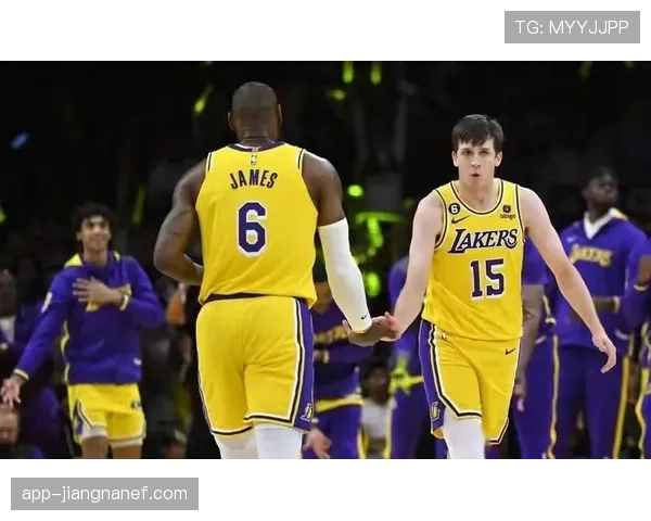 奥斯汀·里夫斯突破拉开与库兹马得分差异显著提升球队进攻多样性