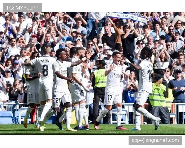 皇马防线整体结构失控，问题已逐步反映在近期防守表现中