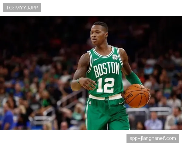 压制对手锋线，特里近期稳固防线更胜年轻后卫