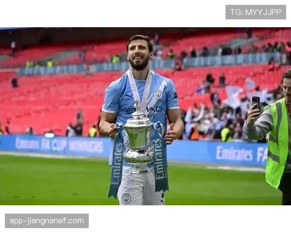 鲁本·迪亚斯本菲卡队长时期的早期成名解析
